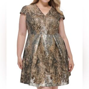 VINCE CAMUTO
Plus Size Metallic Jacquard Fit & Flare Dress size 16W w/ POCKETS